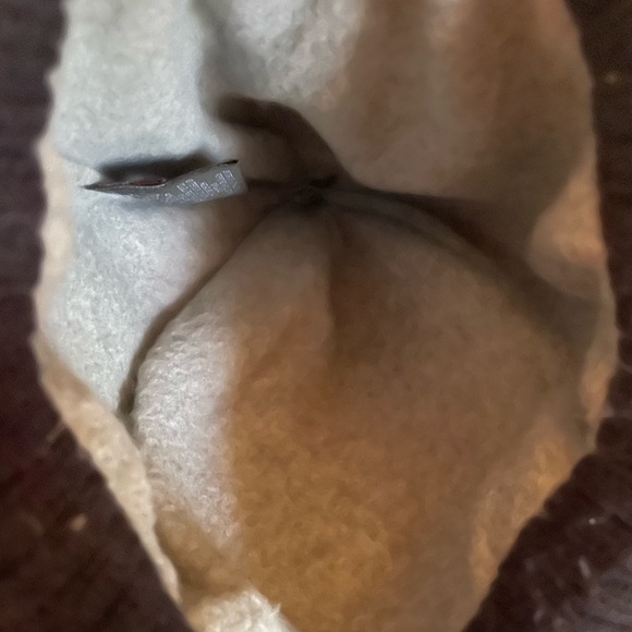 New Era New York Yankees Pom Pom Beanie - Picture 4 of 4